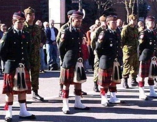 Saleem with other Canadian Armed Forces personnel